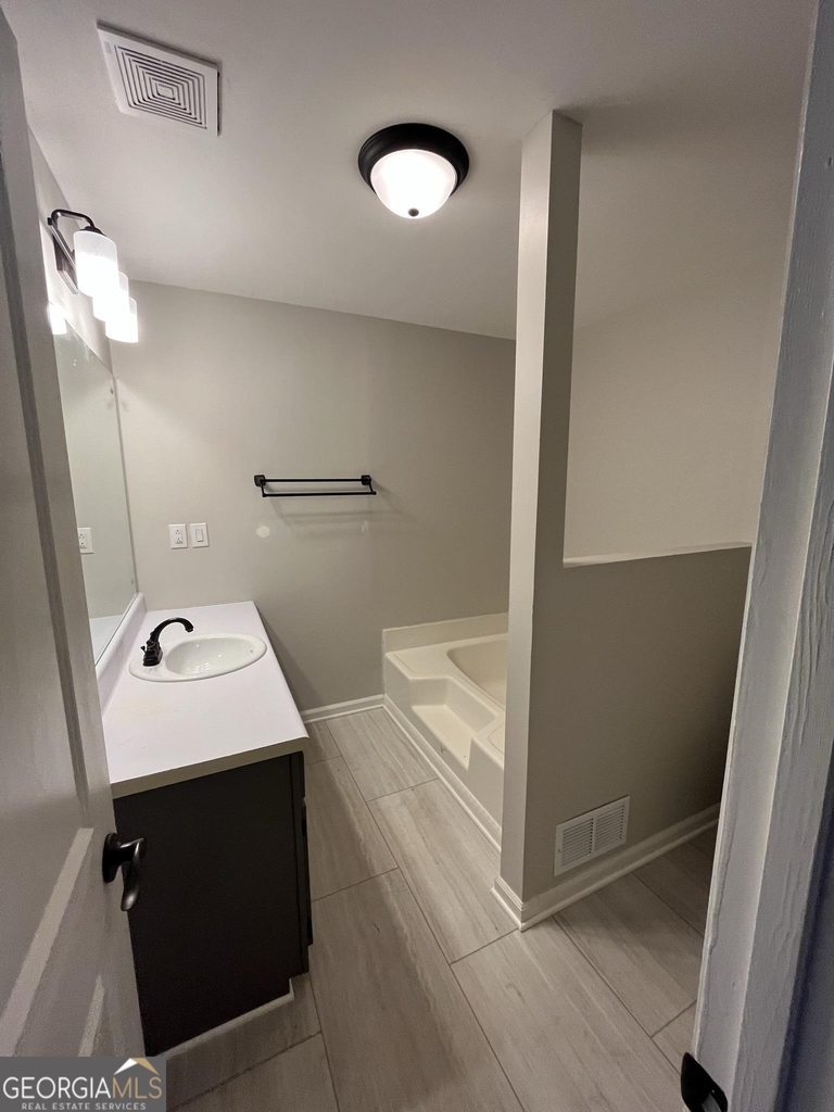 355 The Plaza - Photo 7