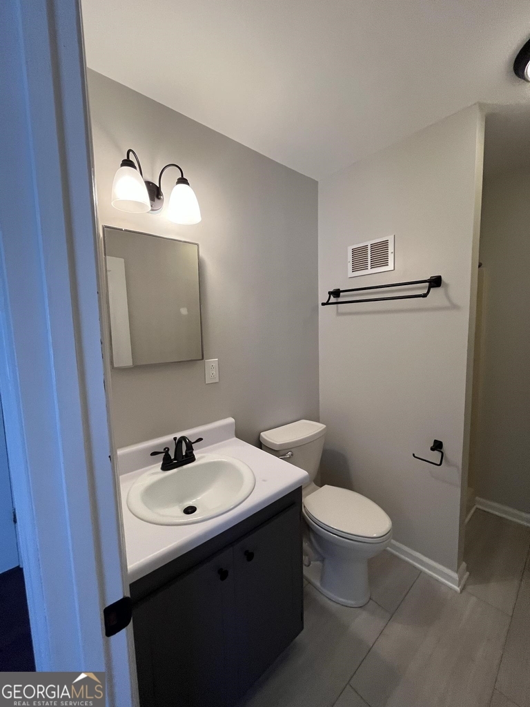 355 The Plaza - Photo 6