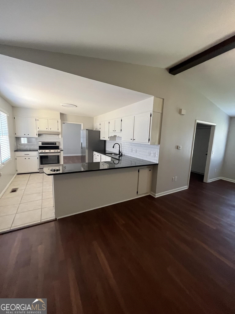 355 The Plaza - Photo 2