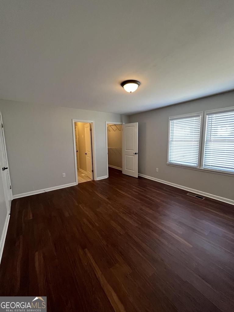 355 The Plaza - Photo 3