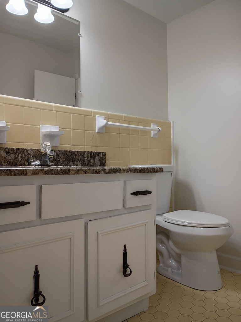 281 W Lakeview Drive - Photo 9