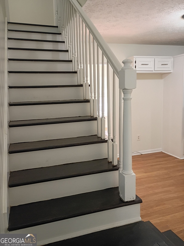 281 W Lakeview Drive - Photo 18