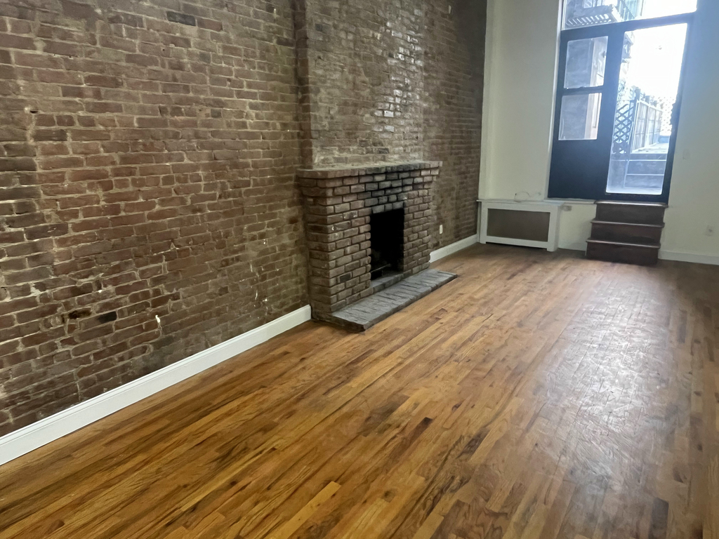 West 73rd and Columbus - Photo 2