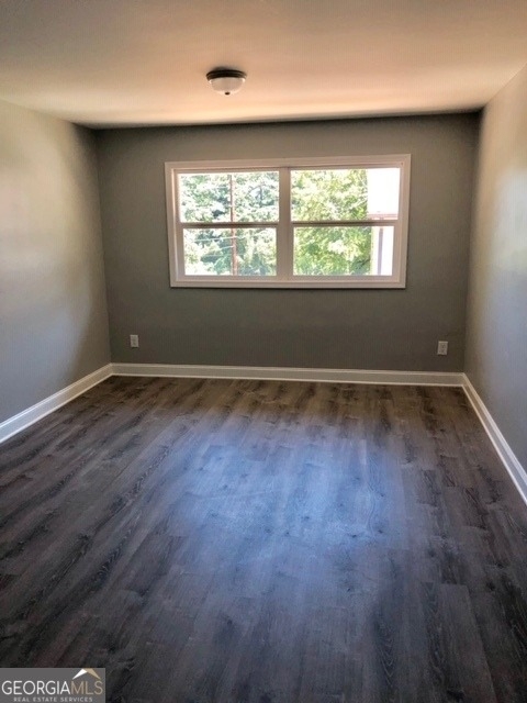536 College Street - Photo 4