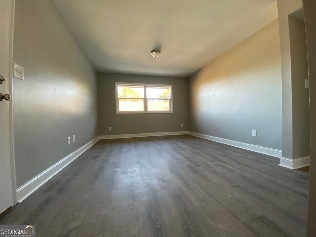 536 College Street - Photo 6