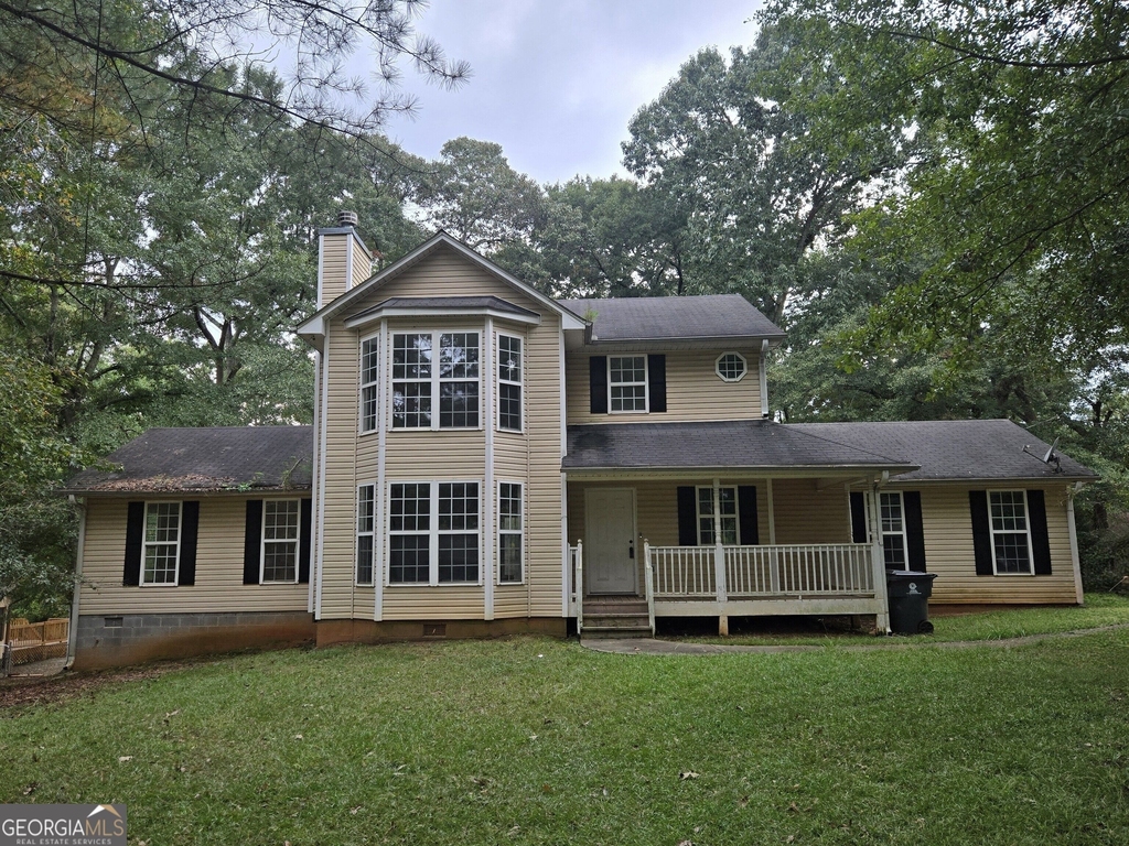 141 Club Circle - Photo 0