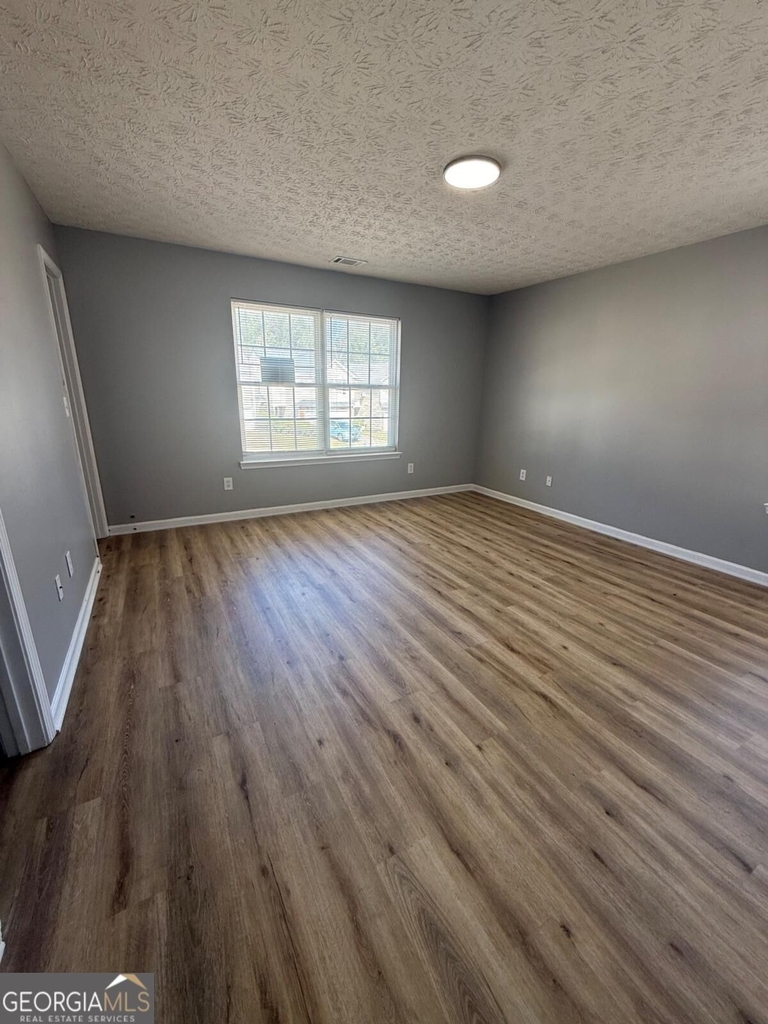 310 Lakeside Circle - Photo 11