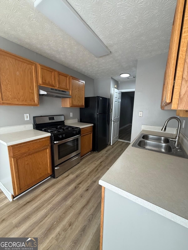 310 Lakeside Circle - Photo 7