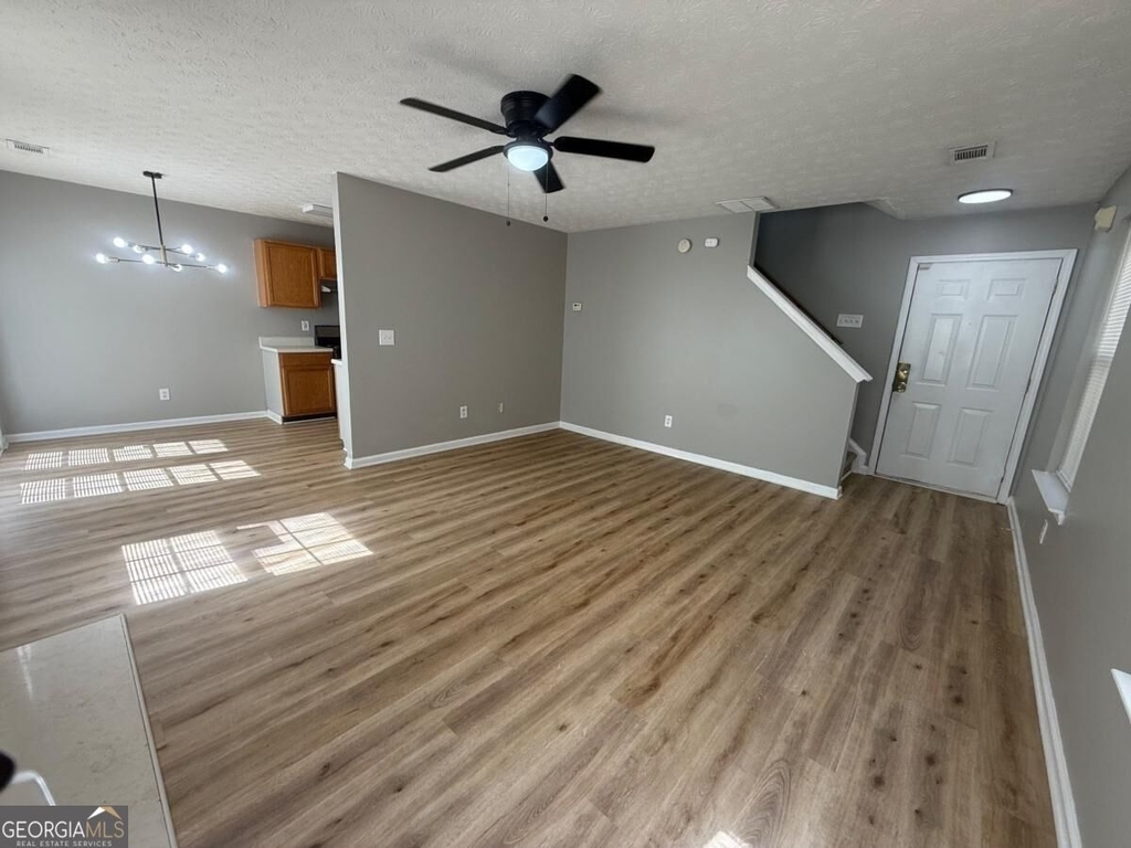310 Lakeside Circle - Photo 2