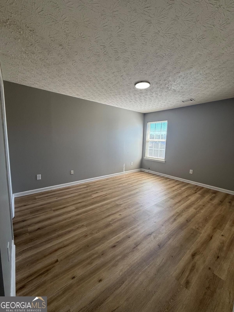 310 Lakeside Circle - Photo 18