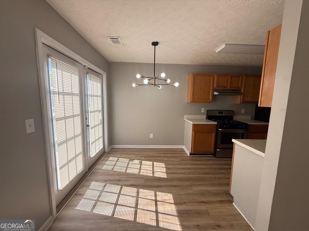 310 Lakeside Circle - Photo 4