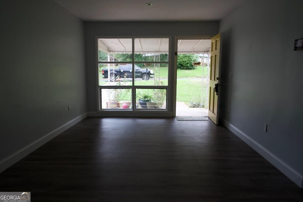 3304 Spring Drive - Photo 4