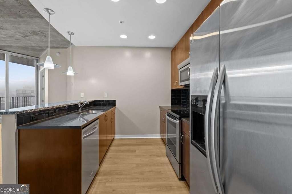 400 W Peachtree Street Nw - Photo 1
