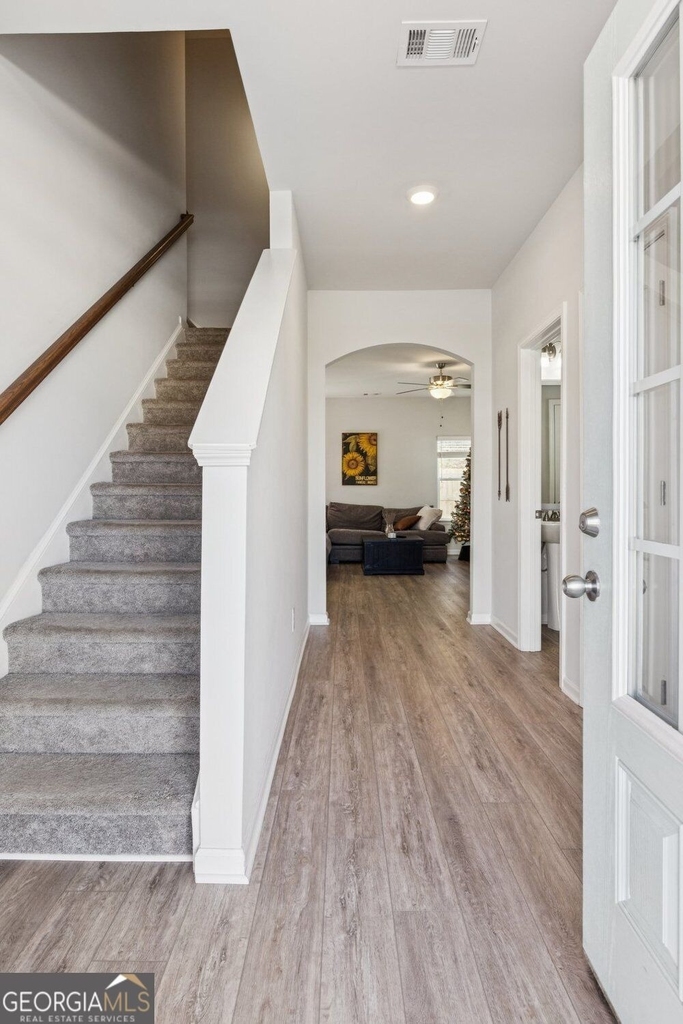 566 Skye Drive - Photo 2