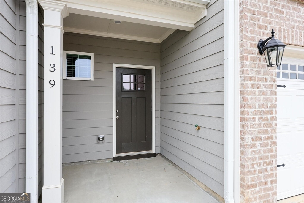 139 Chastain Drive - Photo 2