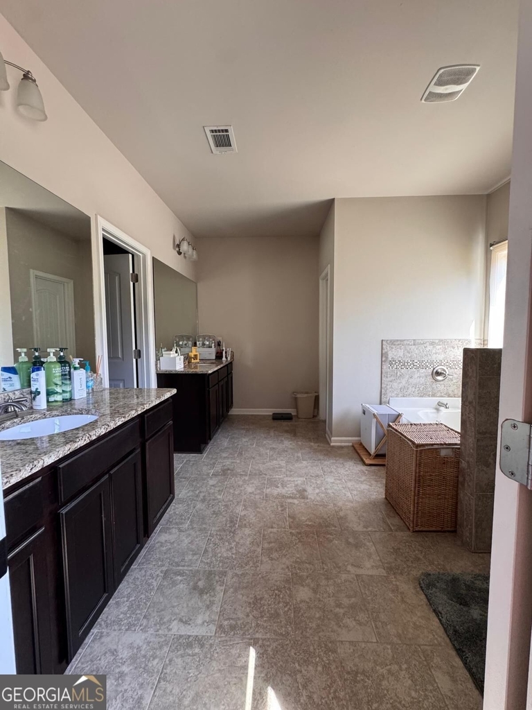 5786 Apple Grove Road - Photo 11