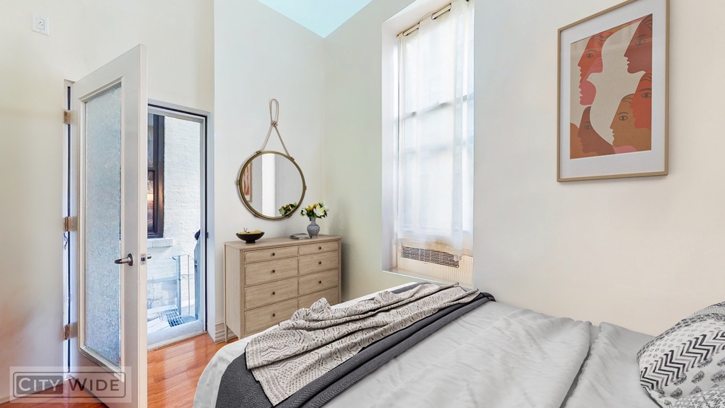 55 West 105th Street - Photo 2