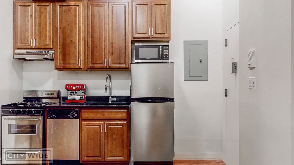 55 West 105th Street - Photo 1