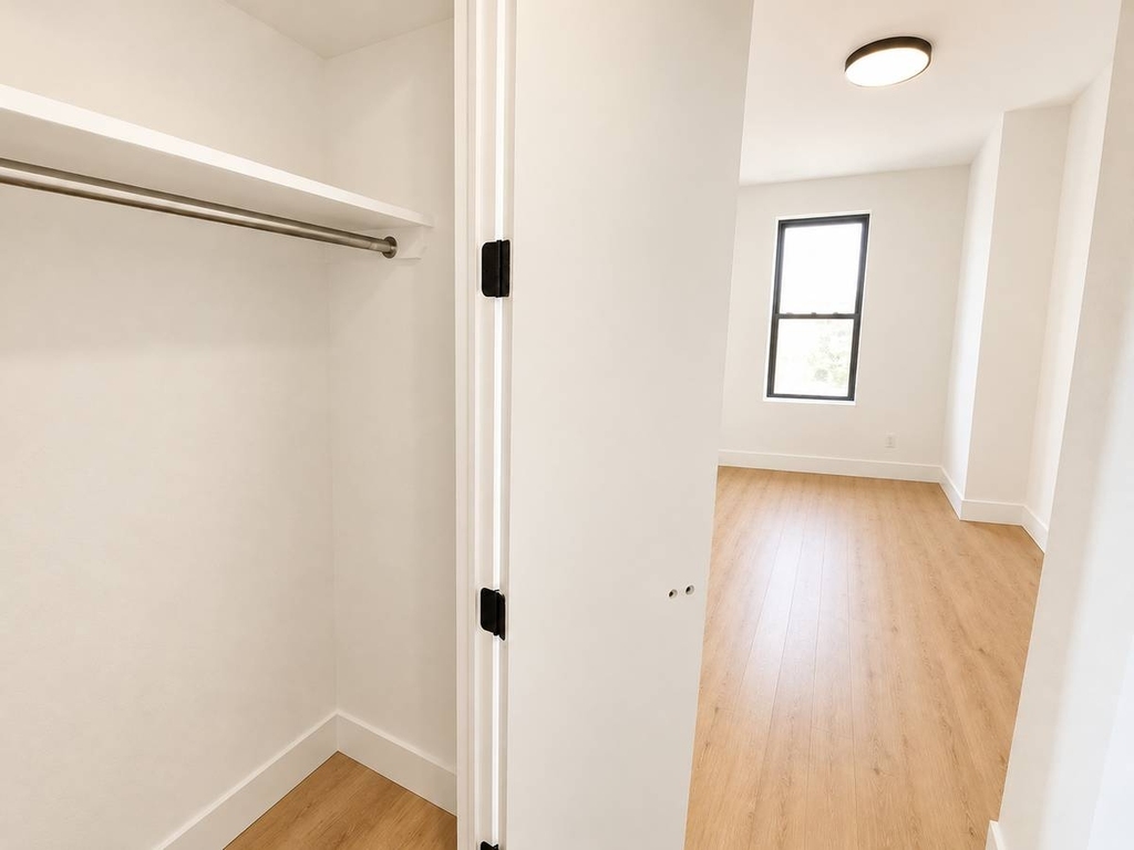 1267 Herkimer Street - Photo 2