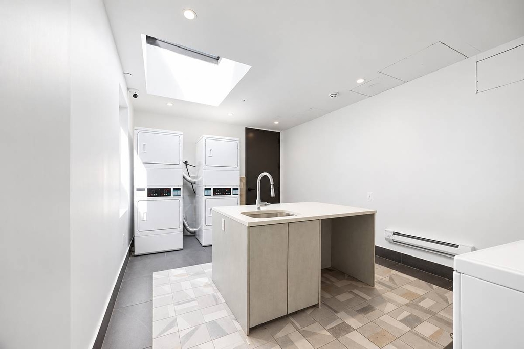 706 East 32nd Street - Photo 6