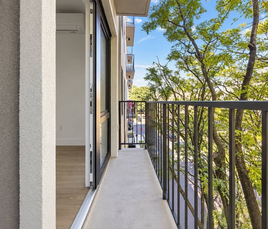 706 East 32nd Street - Photo 5
