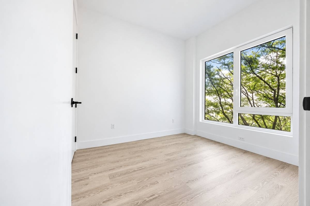 706 East 32nd Street - Photo 0