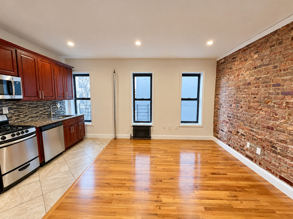 118 Quincy Street - Photo 2