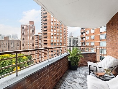 East 28th Street - Photo 7