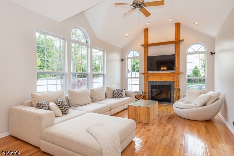 22 Saunders Ln - Photo 3