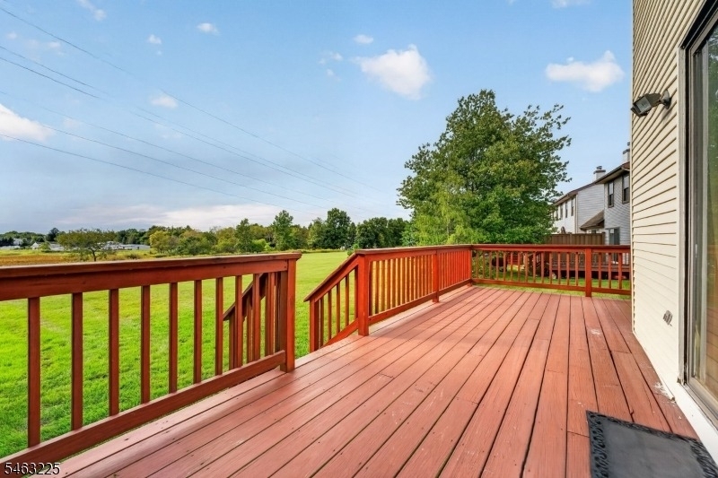 233 Spruce Ct - Photo 2