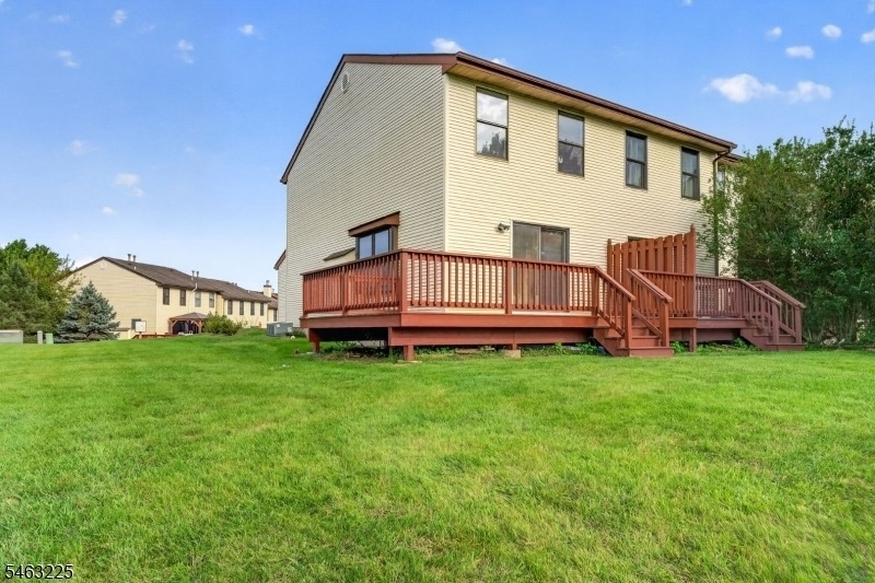 233 Spruce Ct - Photo 1