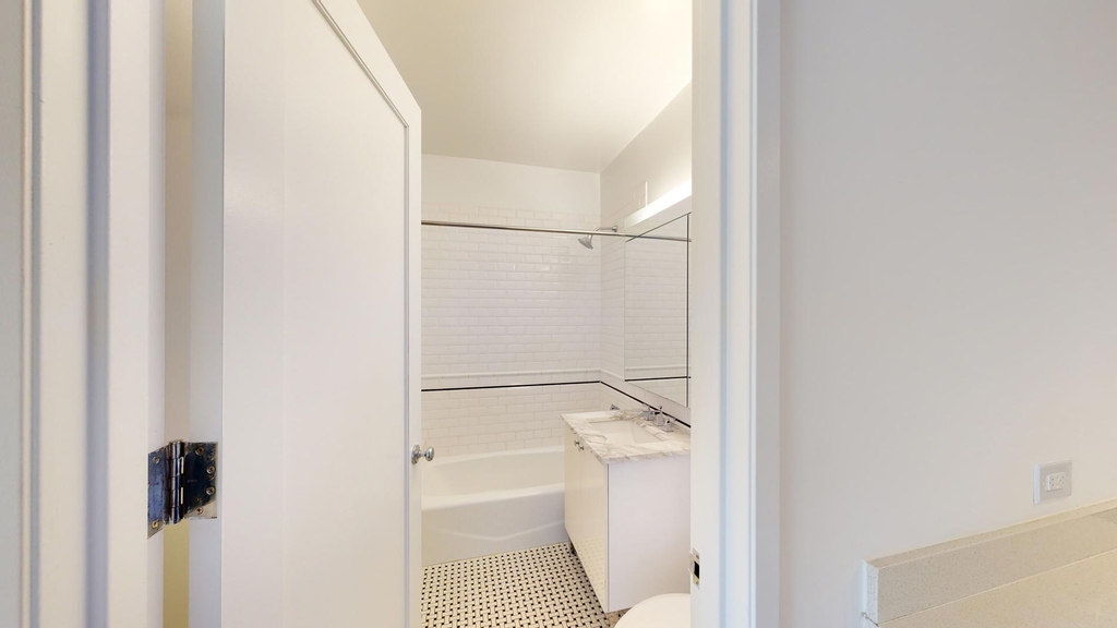 808 Columbus Ave - Photo 3
