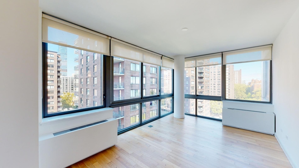 808 Columbus Ave - Photo 2