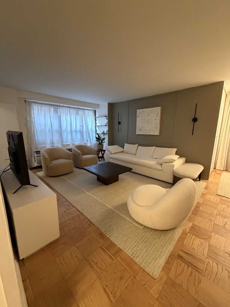 345 East 81st Street - Photo 8