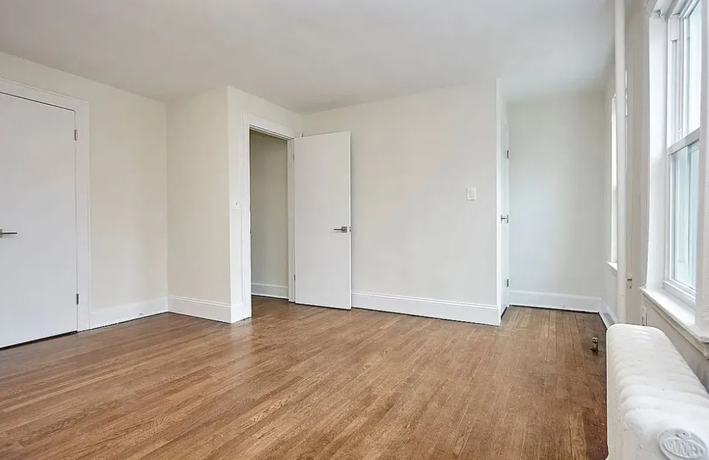 22-74 33rd Street - Photo 4