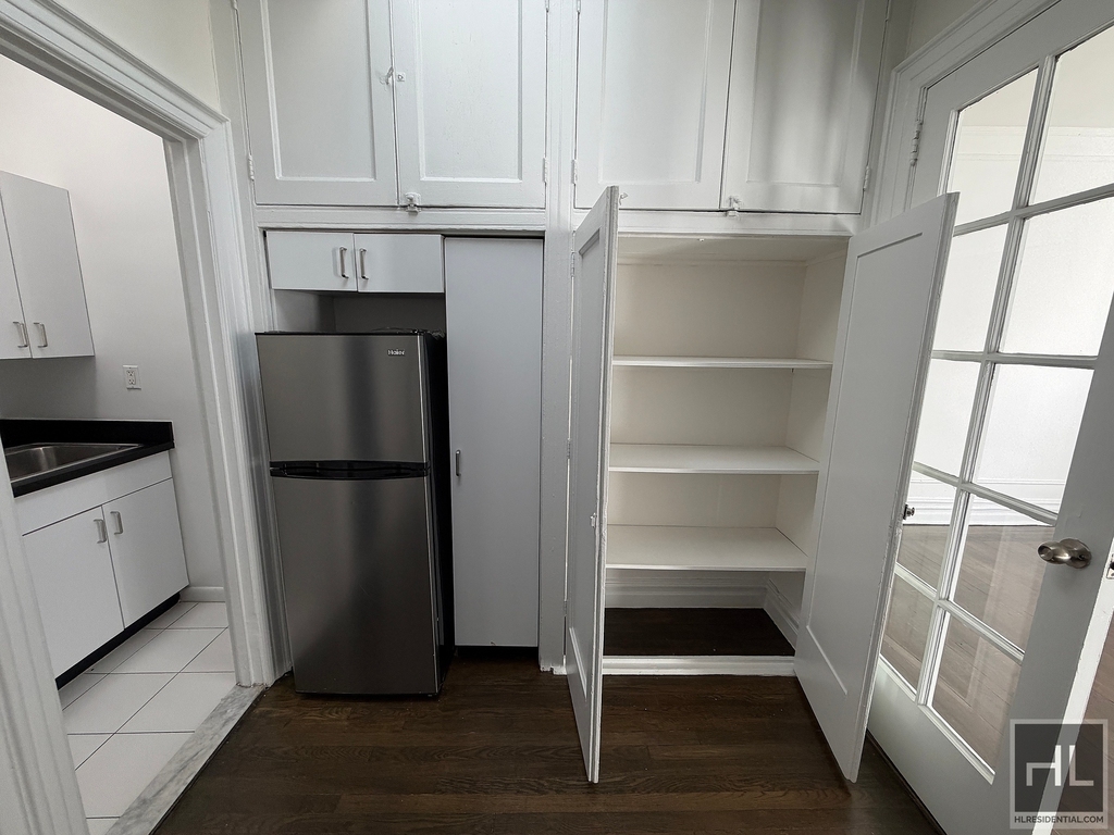 Lexington Avenue - Photo 2