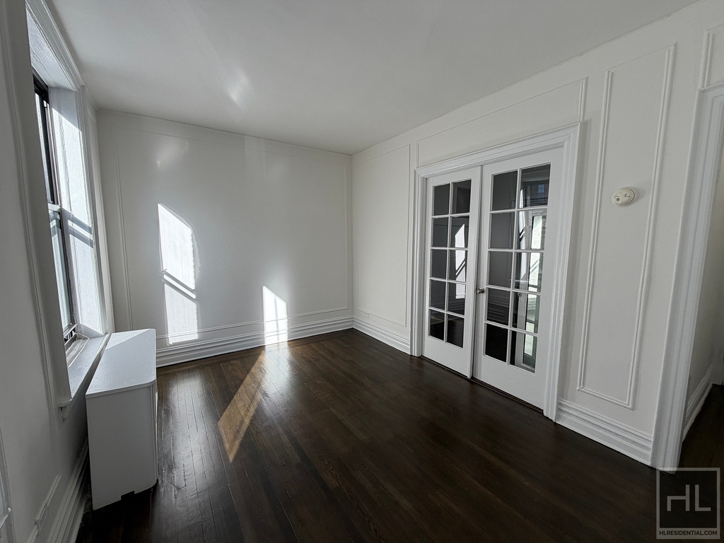 Lexington Avenue - Photo 1