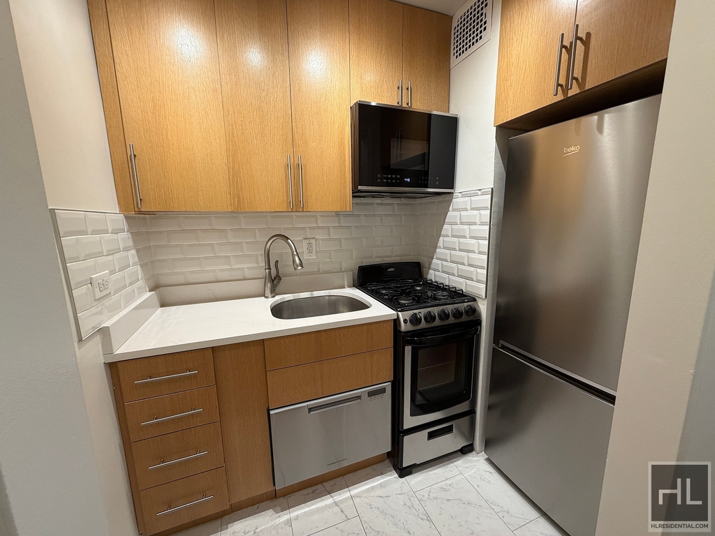 East 79 Street - Photo 0
