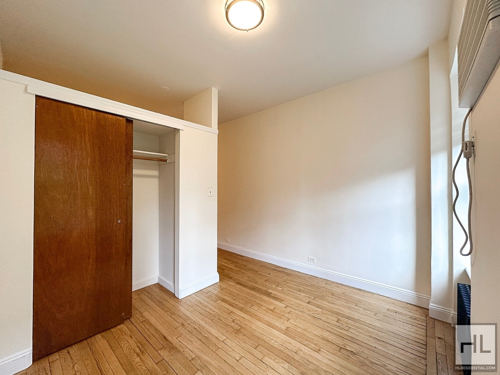 East 83 Street - Photo 2