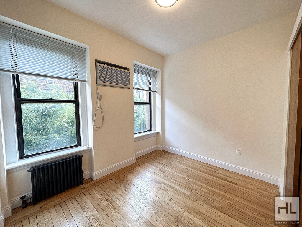 East 83 Street - Photo 1