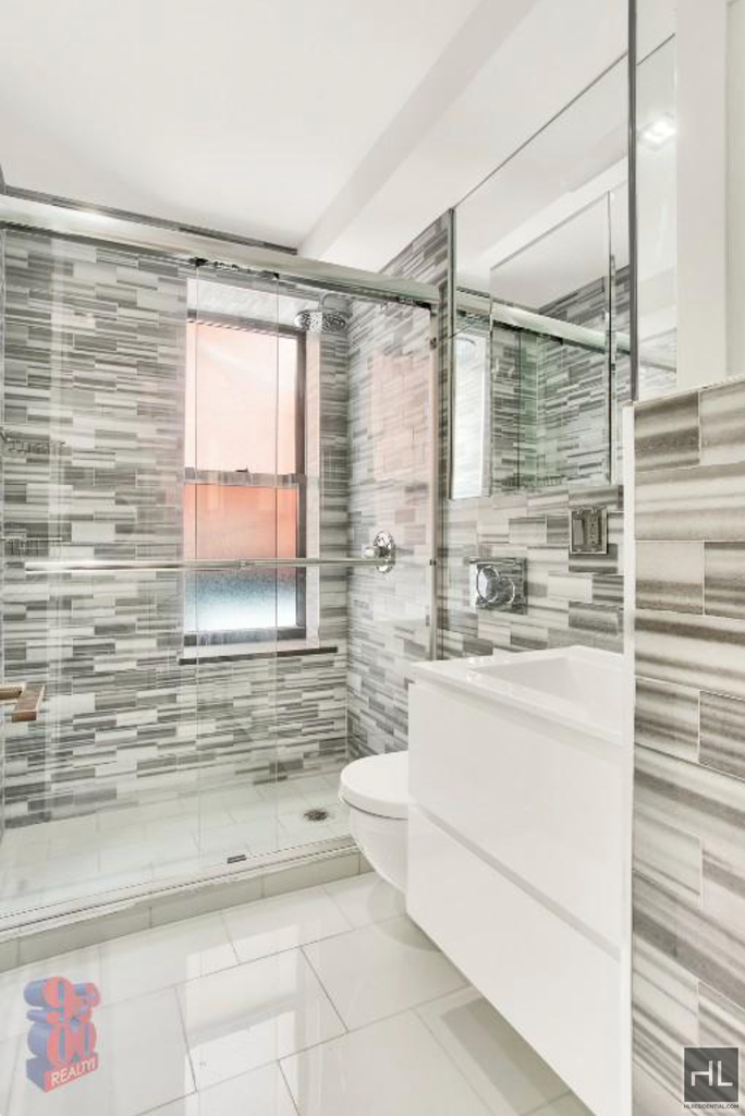 Second Avenue - Photo 1