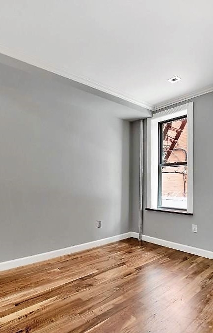 Second Avenue - Photo 2