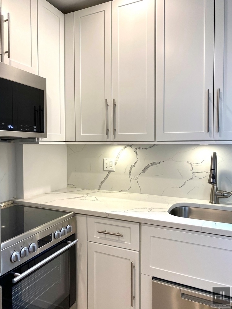 East 48th Street - Photo 2