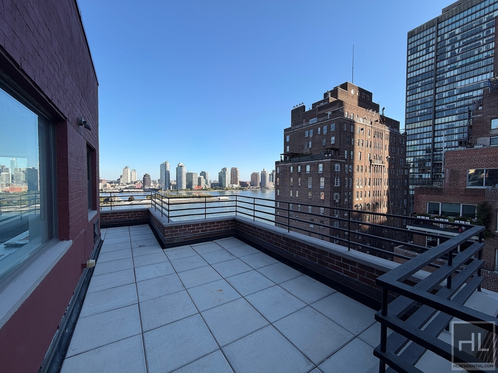 Beekman Place - Photo 8