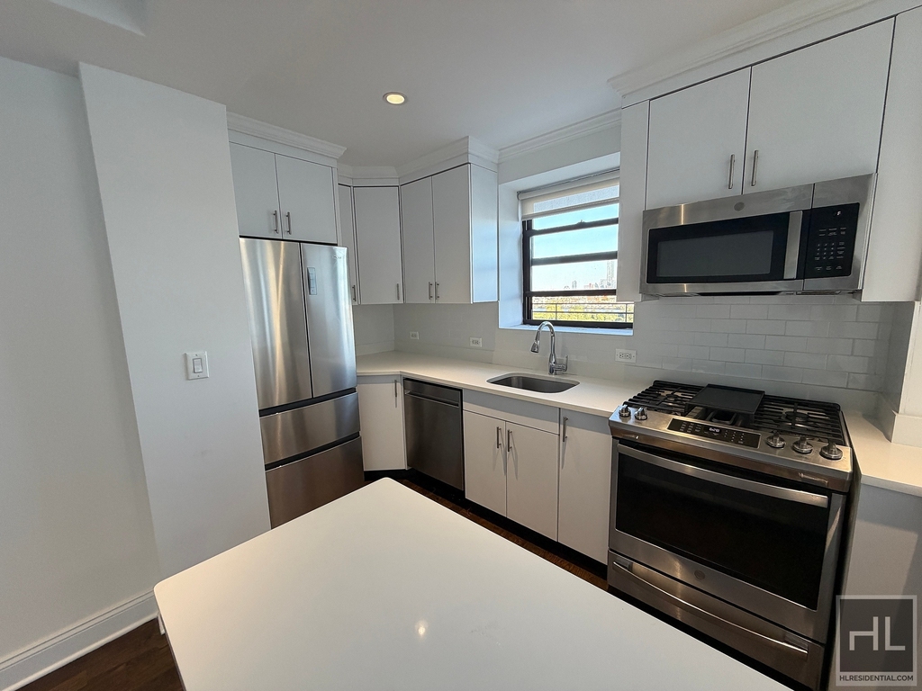 Beekman Place - Photo 3