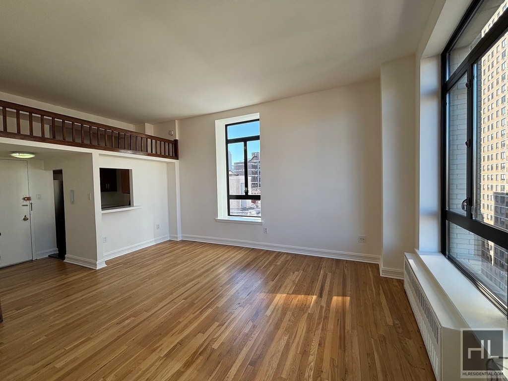 Astor Place - Photo 2