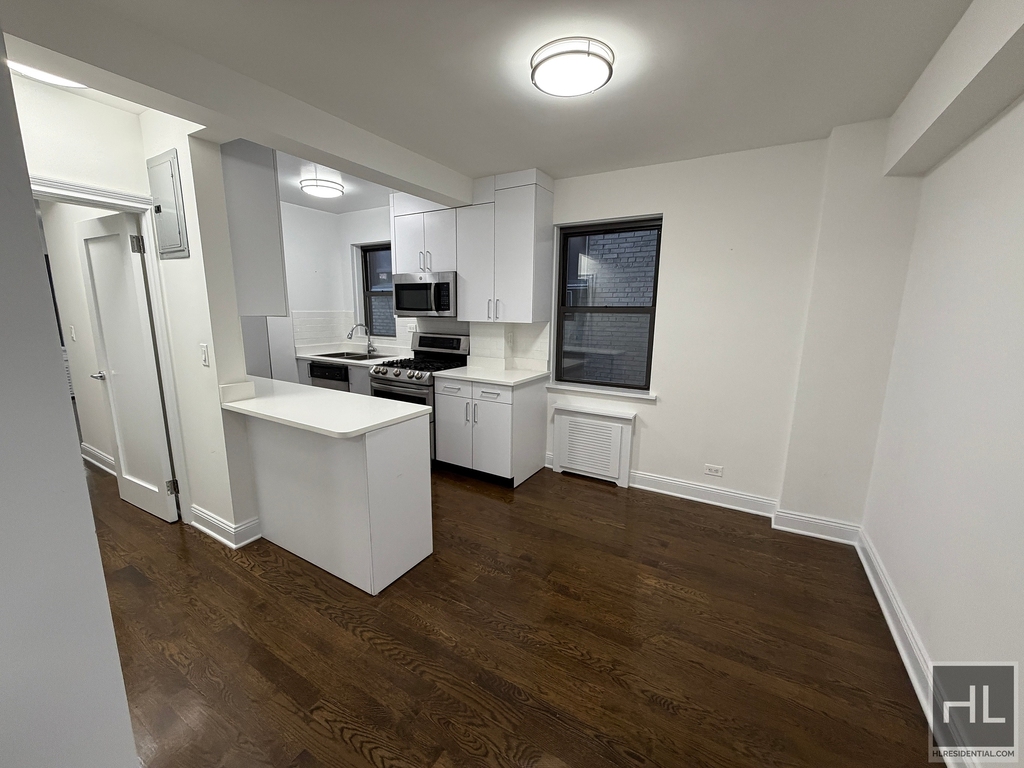 Beekman Place - Photo 2
