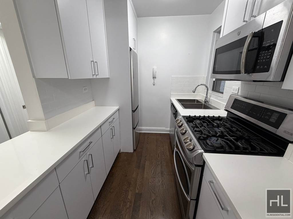 Beekman Place - Photo 3