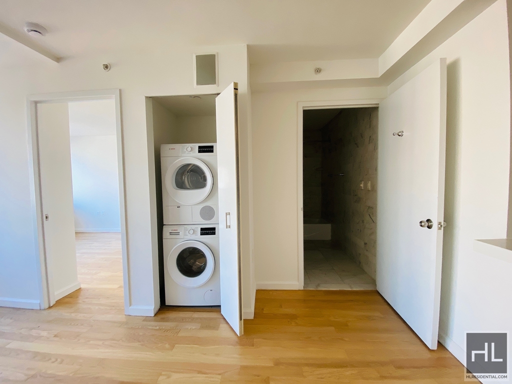 West 37th Street - Photo 2