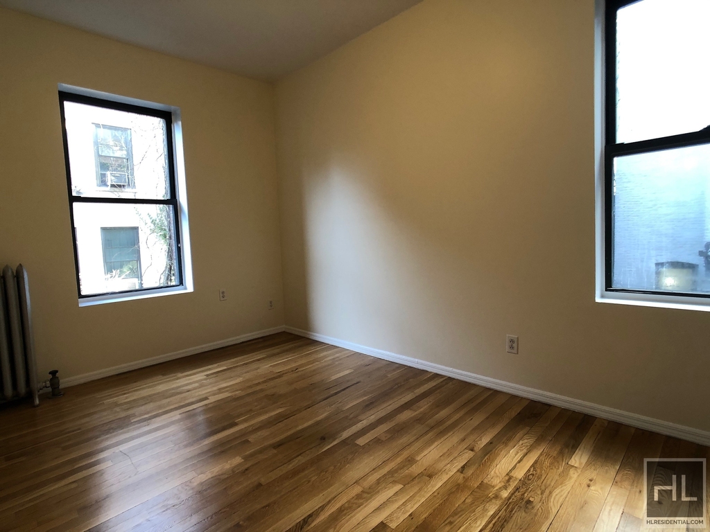 West 11th Street - Photo 5
